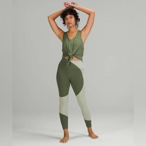 Lululemon Nulu Colour Block High-Rise Tight 25", Green‎ Twill/Green Fern, Size 6